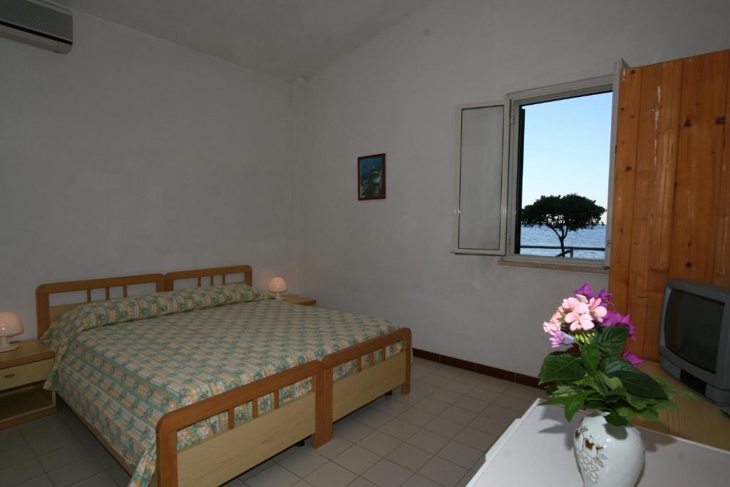 Hotel Club Poseidon Stalettì Habitación foto
